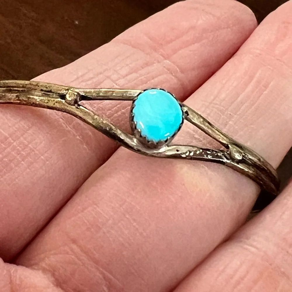 ⭐️Host Pick⭐️ Vintage Baby Silver & turquoise bracelet